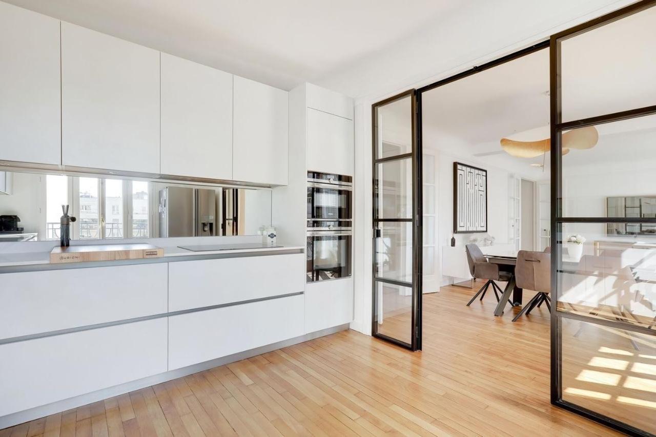 Apartment Typical Parisian *