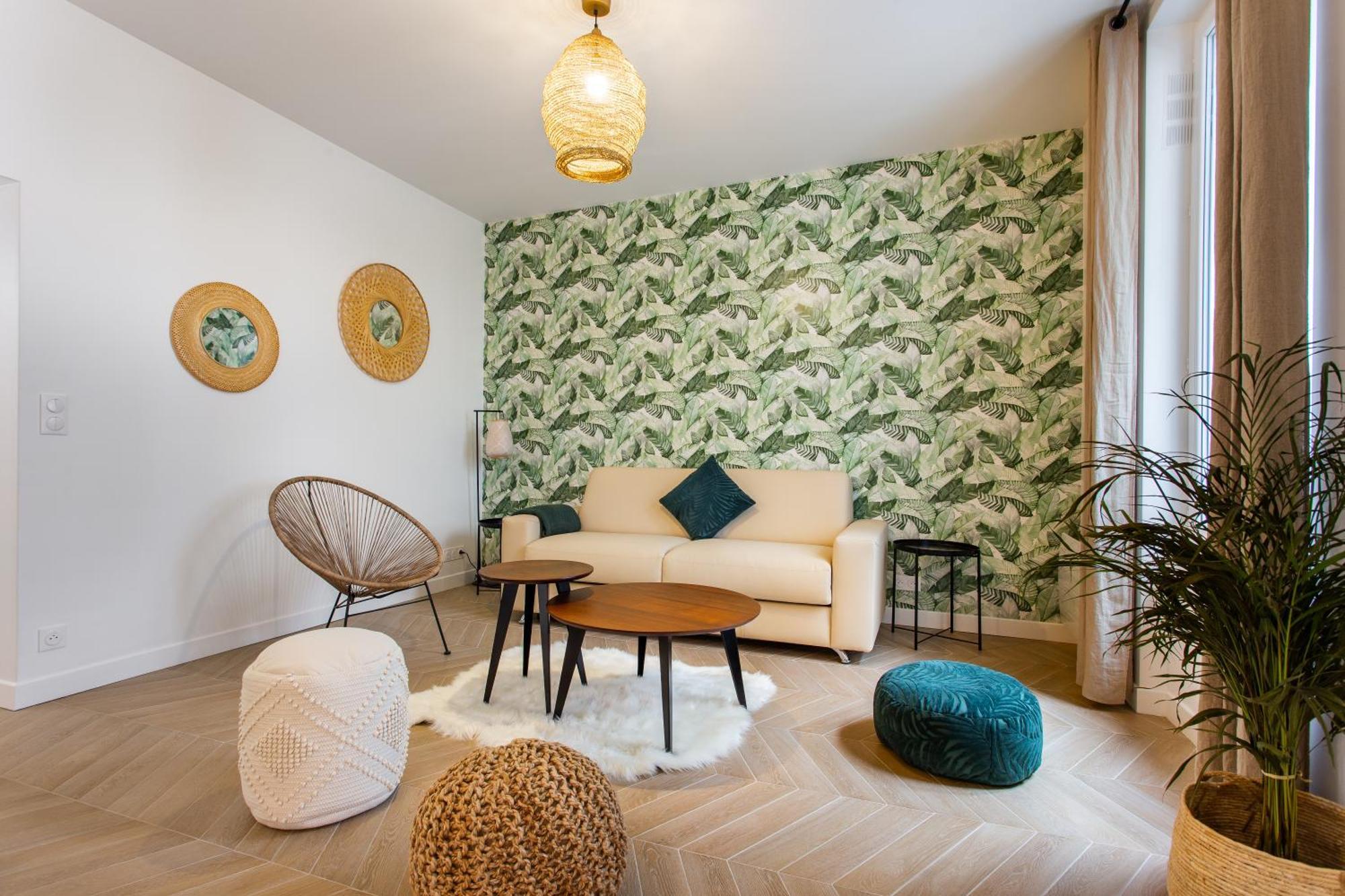 Cozy In Apartment *