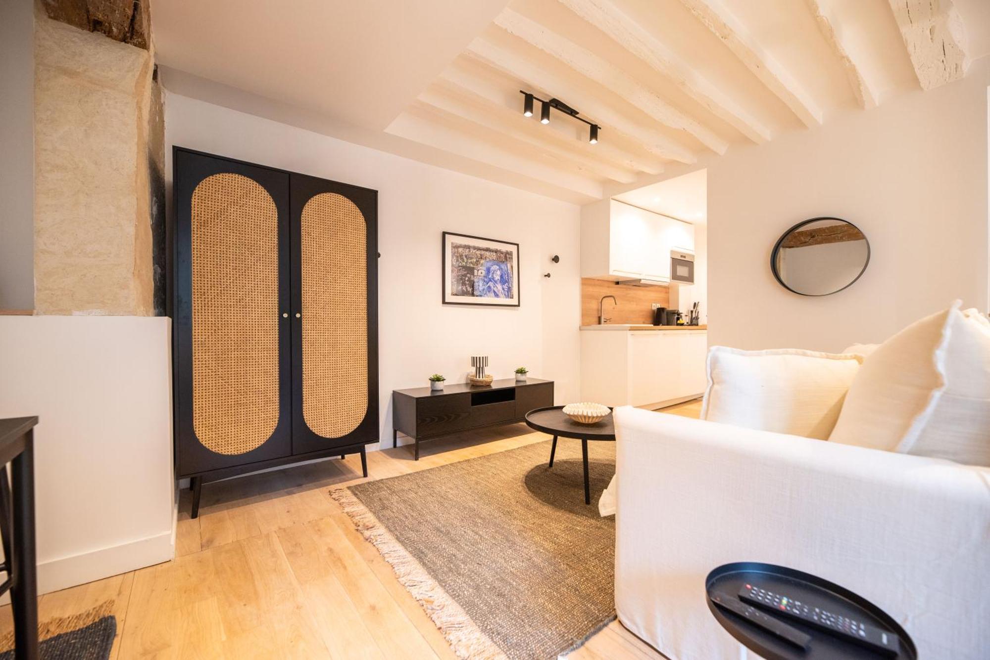 Cosy Nest In Saint Germain Paris