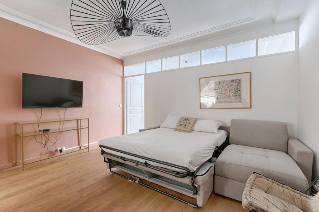 Louvre Montorgueuil Historical Center 3br-8p Apartment