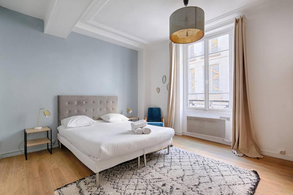 Louvre Montorgueuil Historical Center 3br-8p Apartment