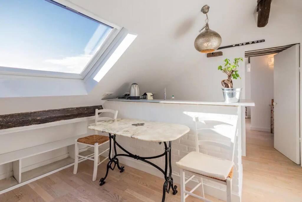 Amazing Location Only 3 Minutes From Luxembourg Gargens Apartment Paris