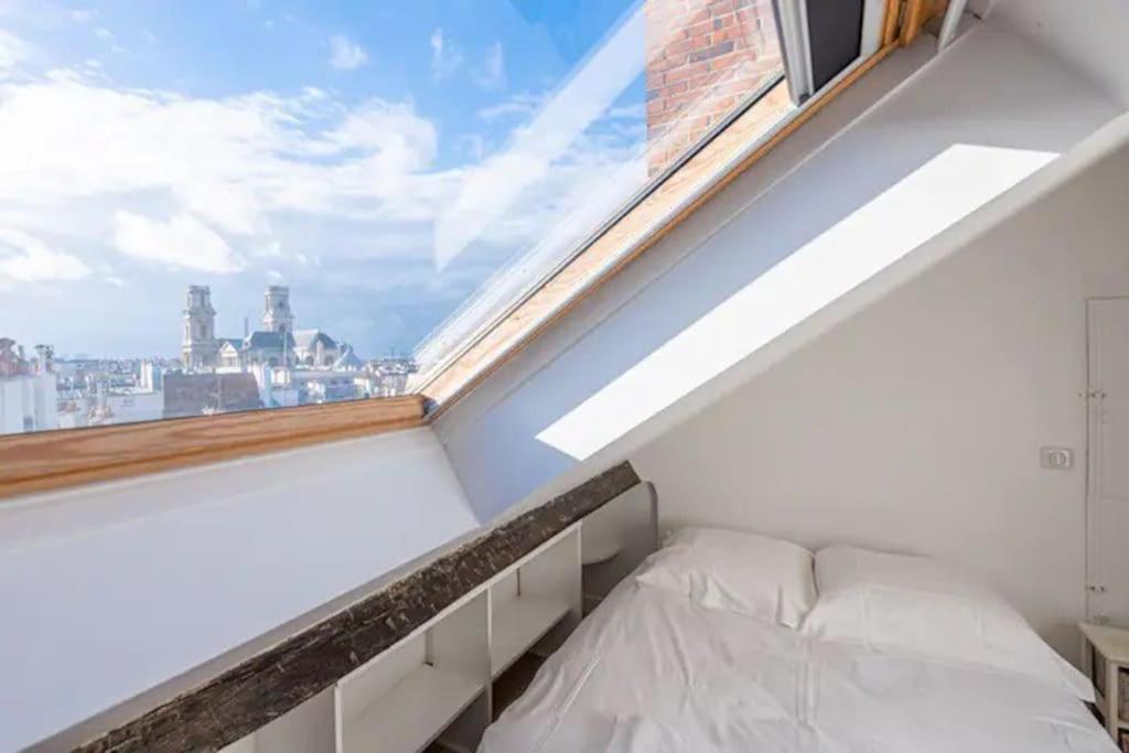 Apartment Amazing Location Only 3 Minutes From Luxembourg Gargens