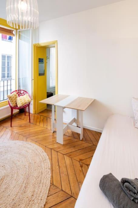 Charming - Saint Apoline * Paris