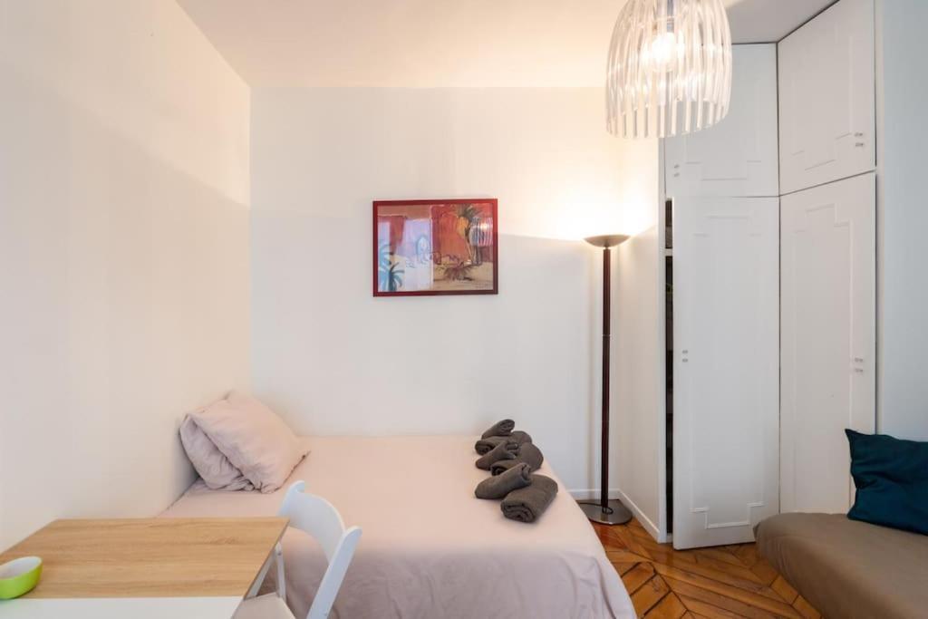 Charming - Saint Apoline Apartment Paris