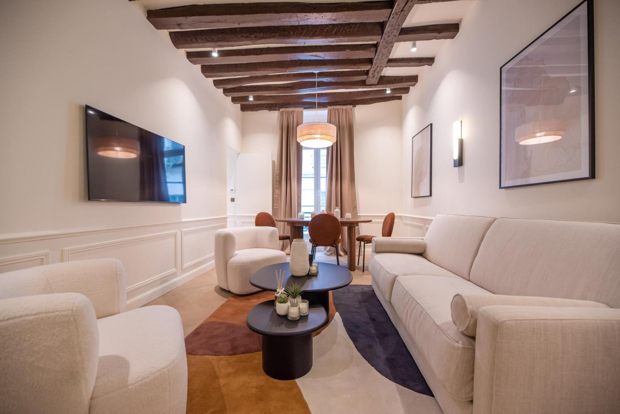 Louvre Saint Honore Apartment Paris