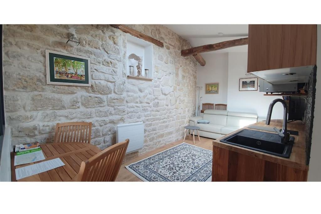 Fabulous Flat In Center, Fully Equiped, Ac, Elevator Apartment *