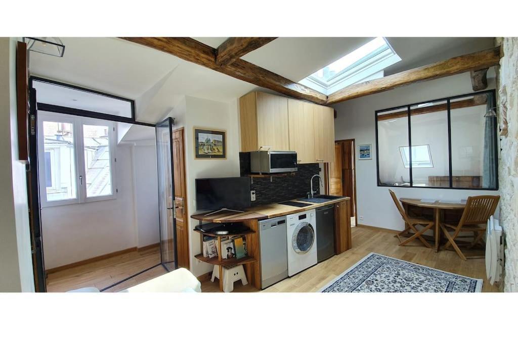 Fabulous Flat In Center, Fully Equiped, Ac, Elevator Apartment