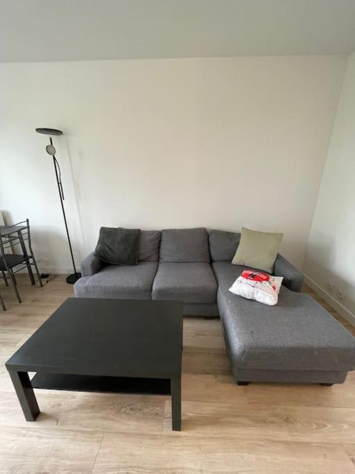 Apartment Grand Studio Amenage En T2 *