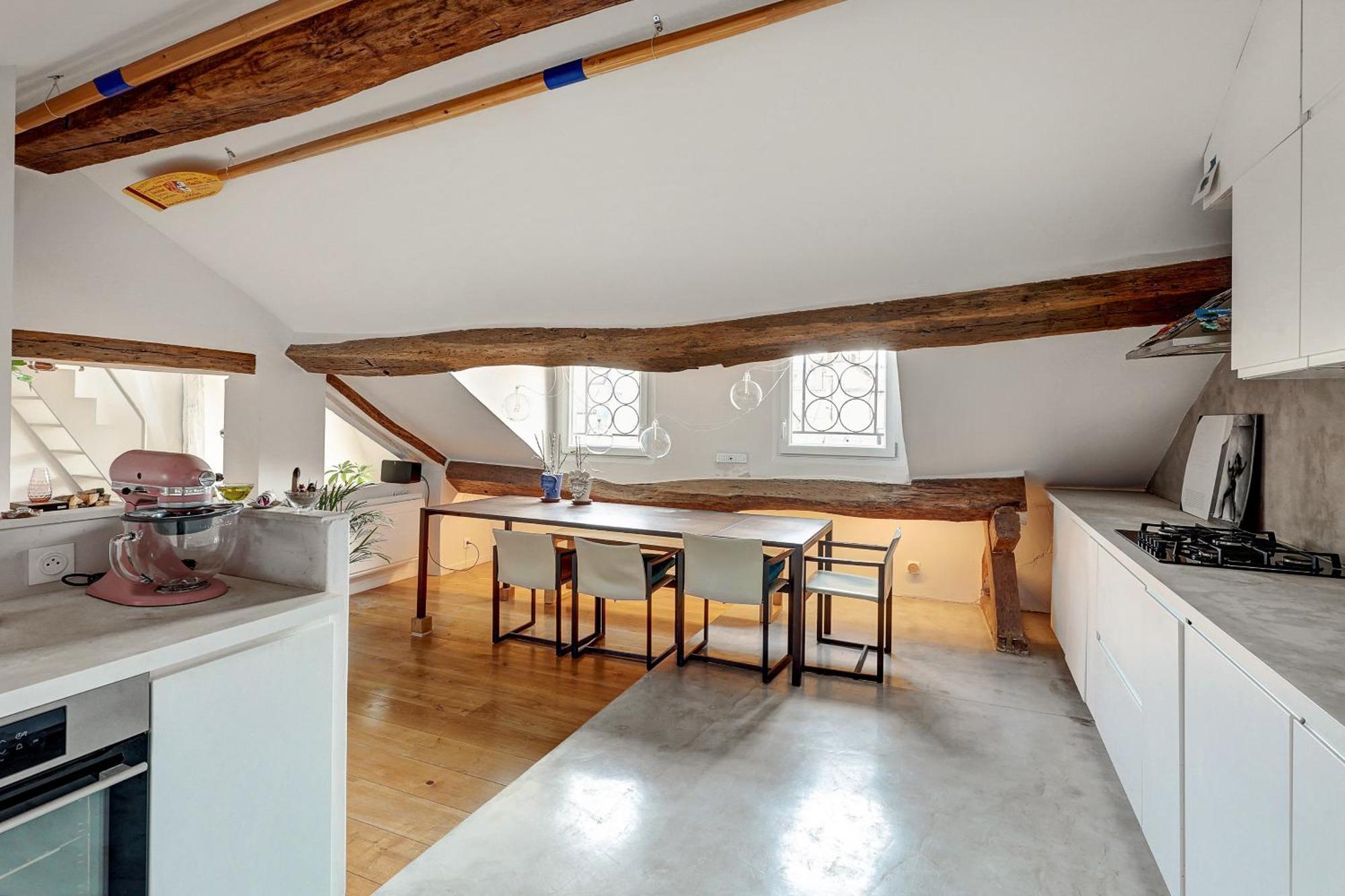 Pretty Parisian Penthouse Apartment *
