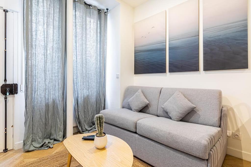 Appartement Moderne Pour 4 Proche Arc De Triomphe Paris