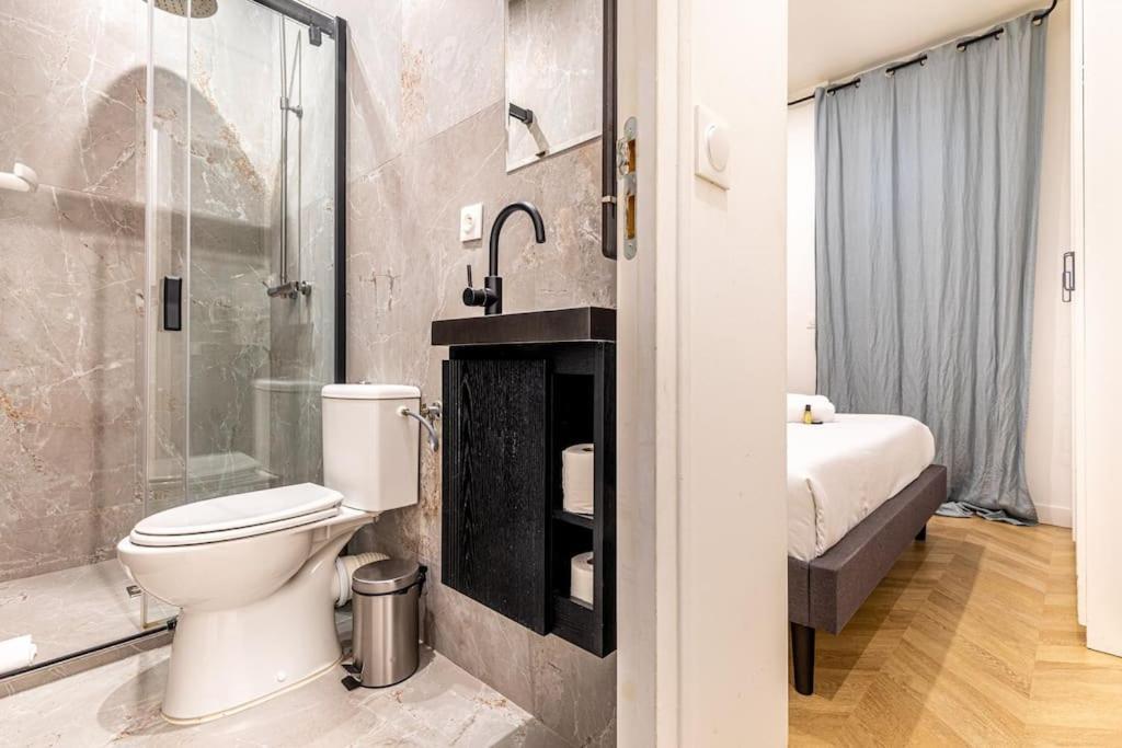 Moderne Pour 4 Proche Arc De Triomphe *