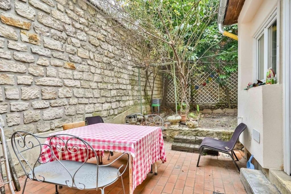 Stunning House With Garden 1 Minute From The Metro