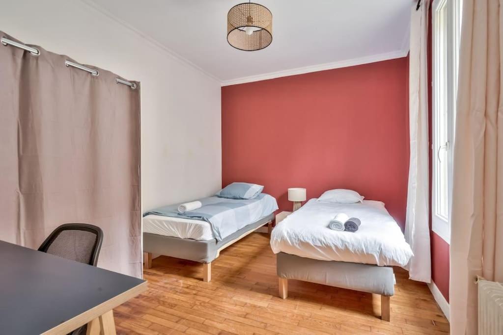 Stunning House With Garden 1 Minute From The Metro Holiday home
