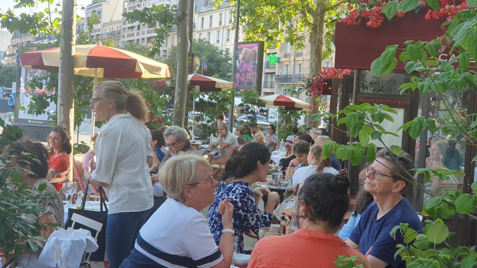 Stuning Place ,gare Montparnasse ,center ,front Of Metro Séjour chez l'habitant *