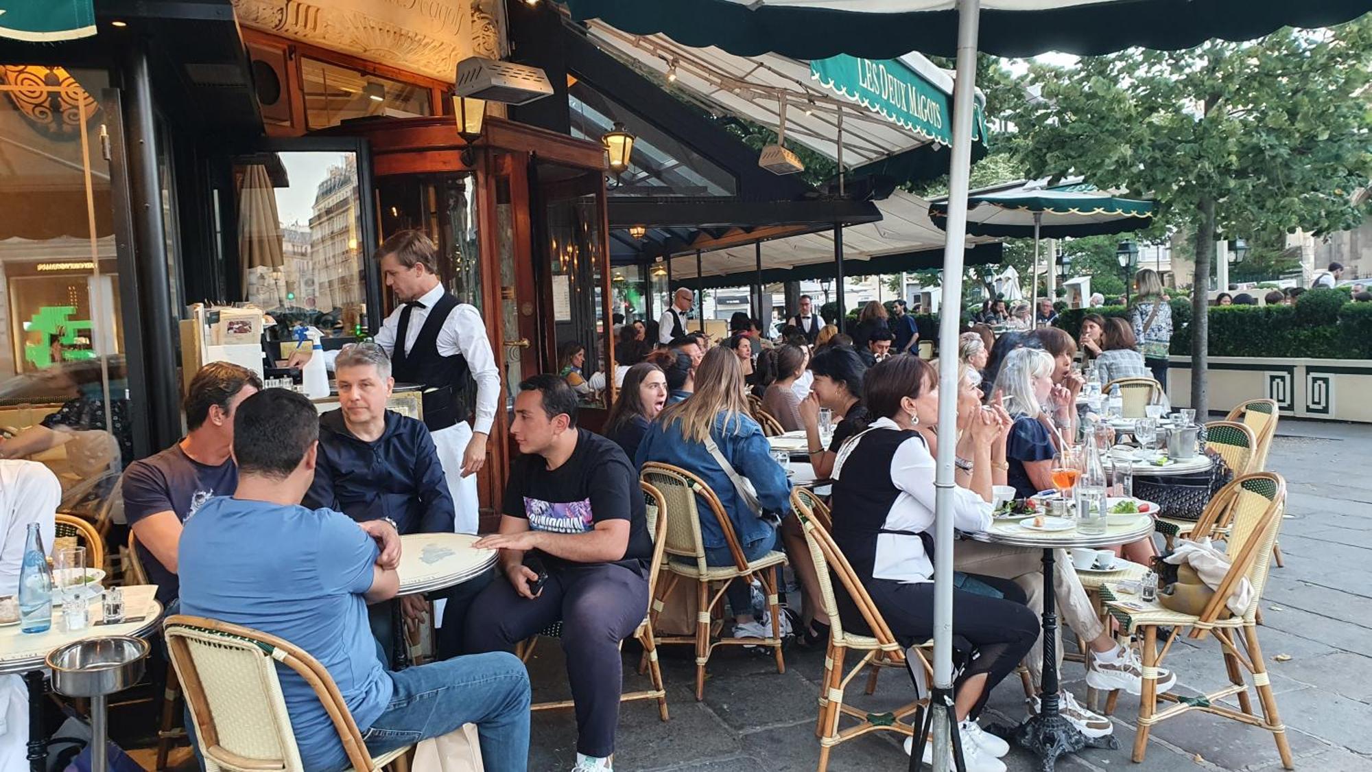 Stuning Place ,gare Montparnasse ,center ,front Of Metro Séjour chez l'habitant *