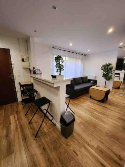 Superbe A 8 Minutes De La Nation. Apartment *