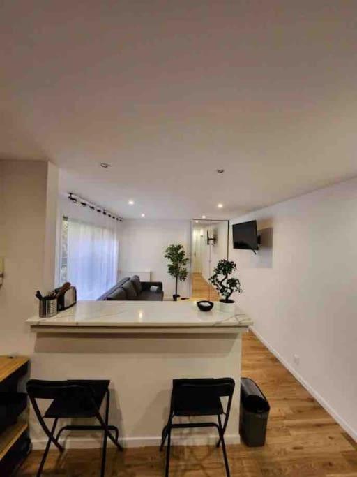 Superbe A 8 Minutes De La Nation. Apartment Paris