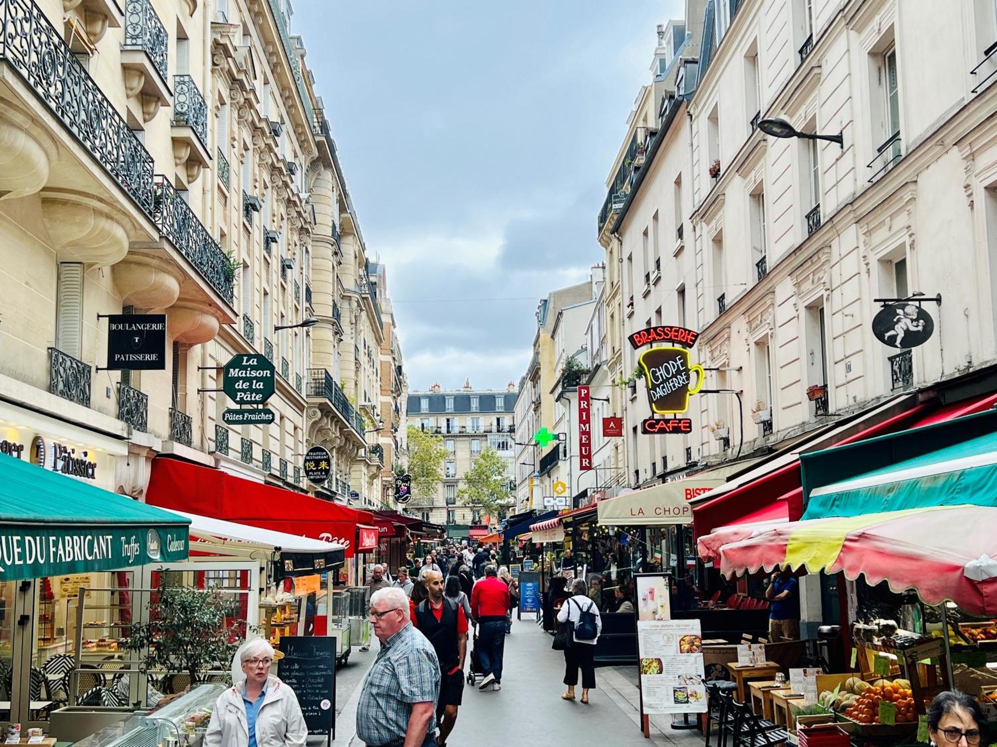 Chic Quartier Montparnasse Paris