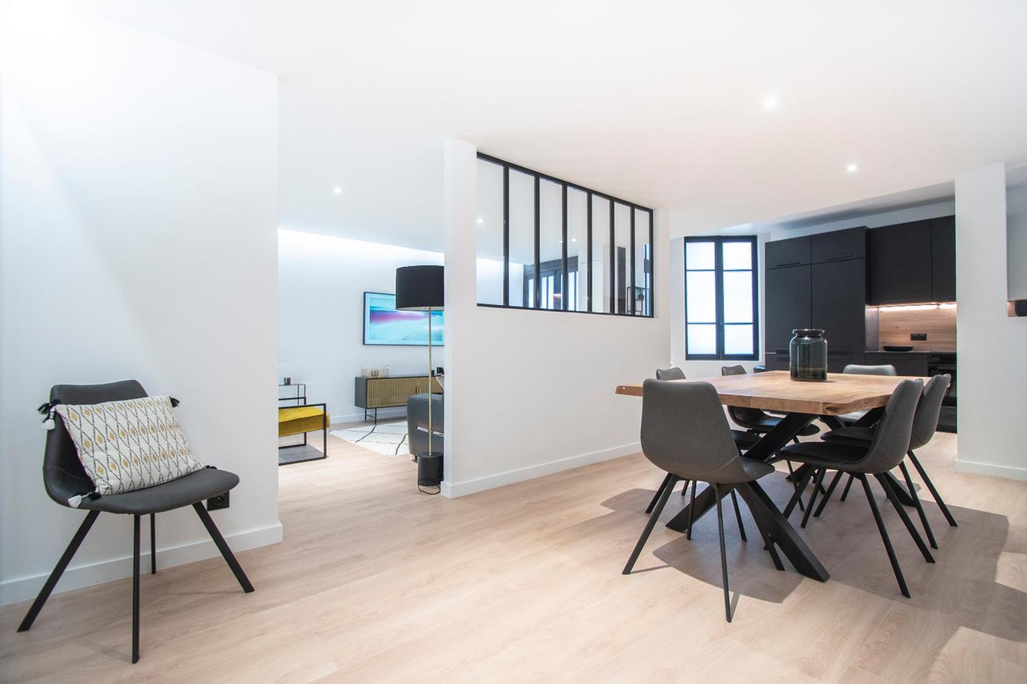 Apartment In - Eiffel Tower Area *