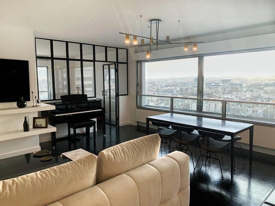 Rare 75m2 Parisian Apartment, Breathtaking Views! *