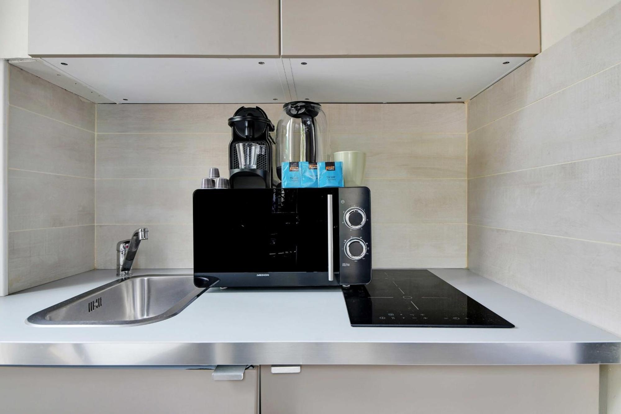 Charming Studio Boulevard Magenta Apartment