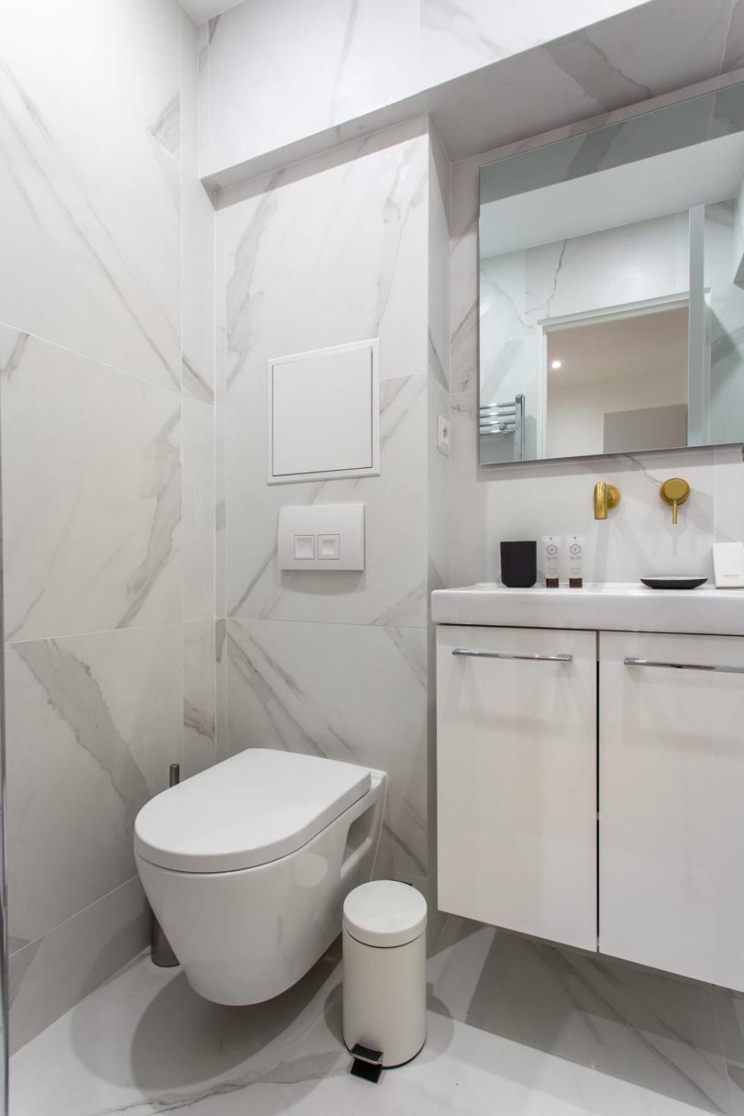 - Sacre Coeur Apartment *