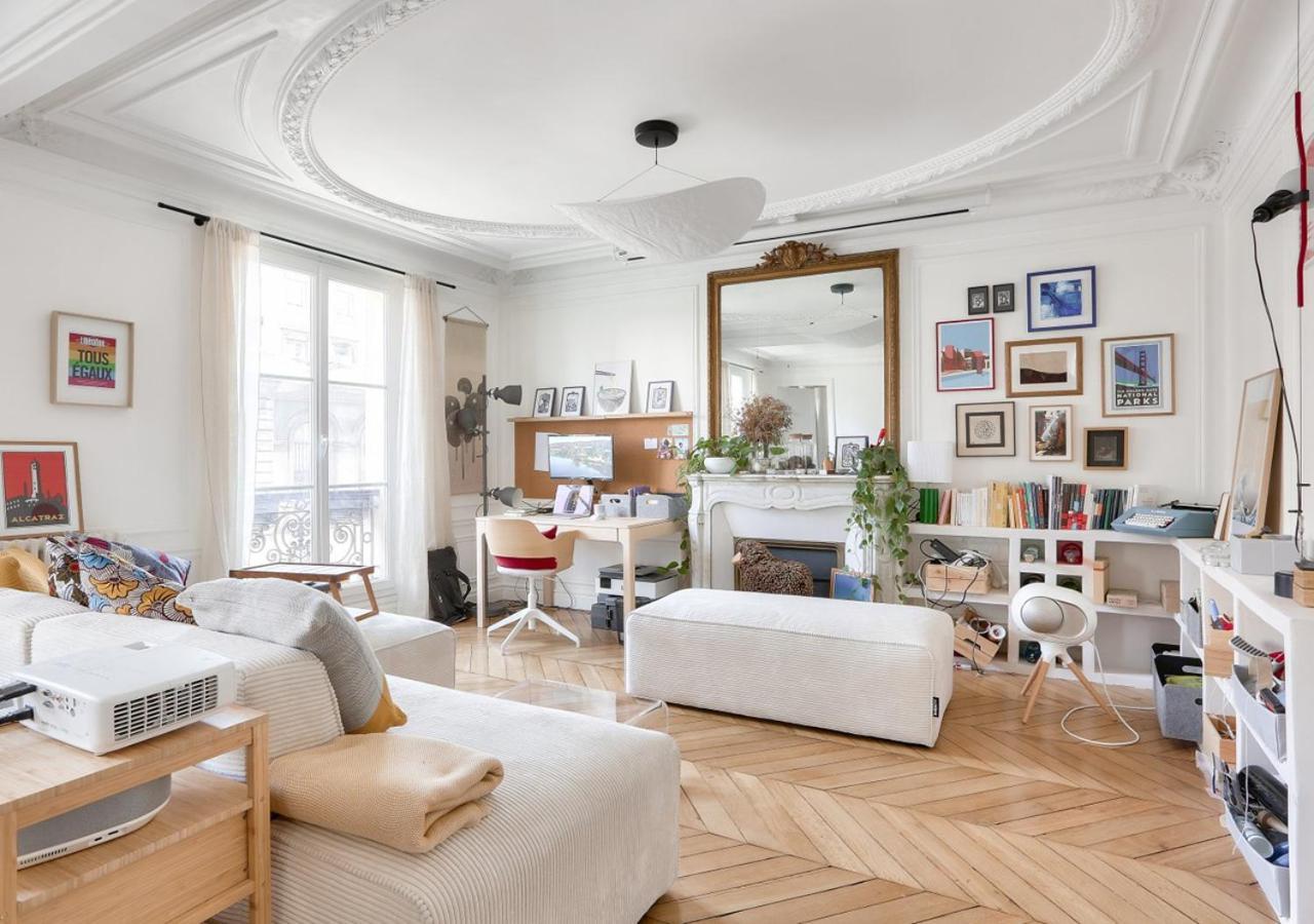 Gorgeous, Bright & Large 1 Bedroom Near Montmartre Apartment