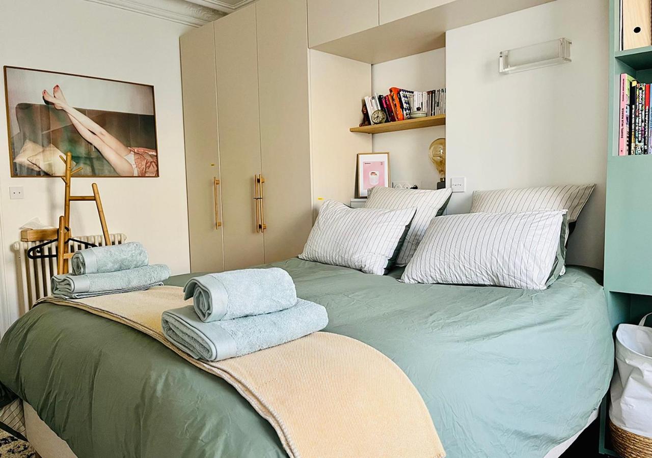 Apartment Gorgeous, Bright & Large 1 Bedroom Near Montmartre *