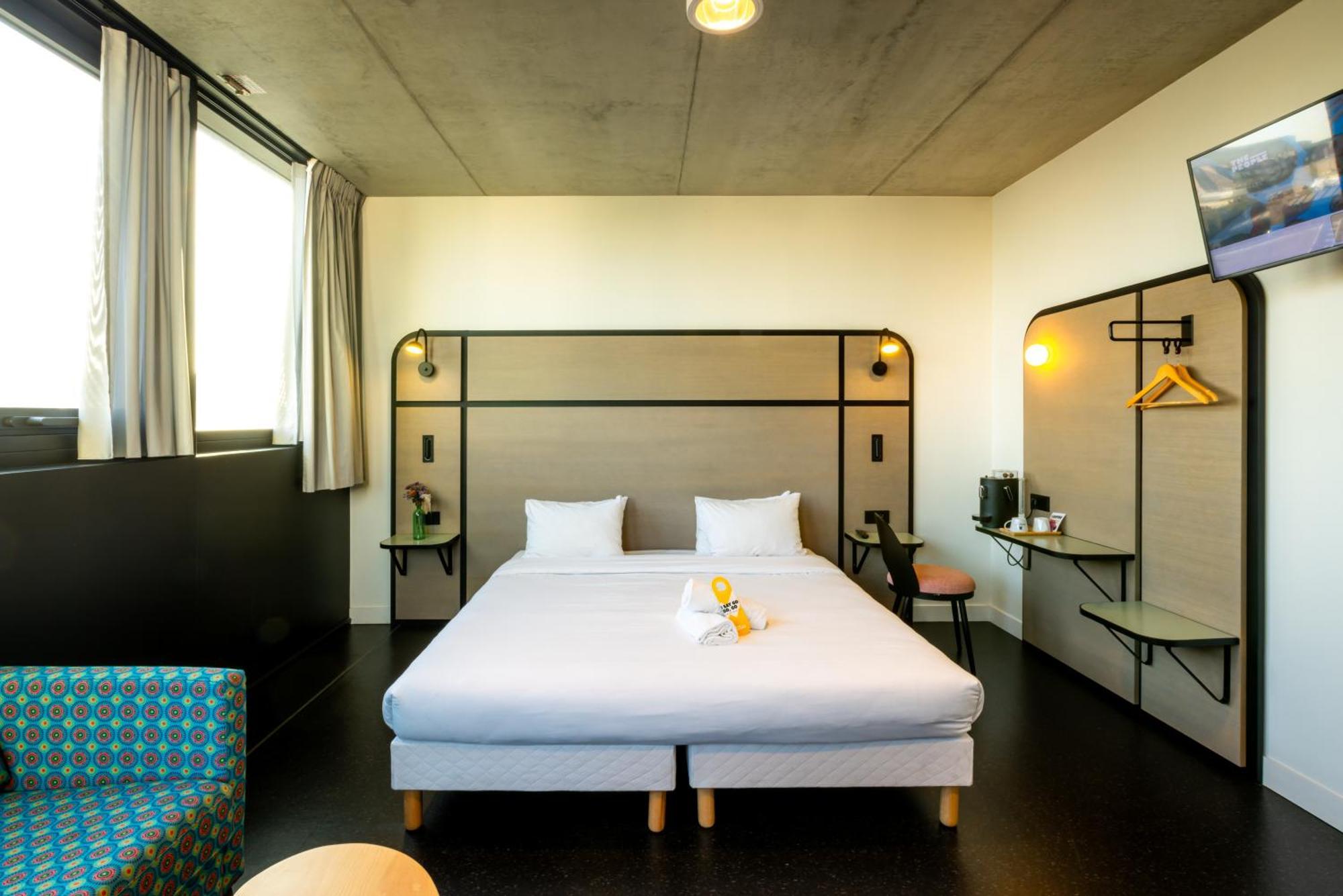 The People - Marais Albergue Paris