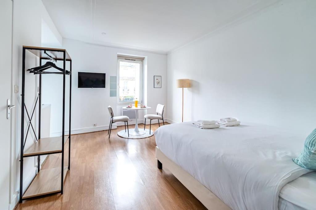 Proche Boulevard Voltaire Apartment *