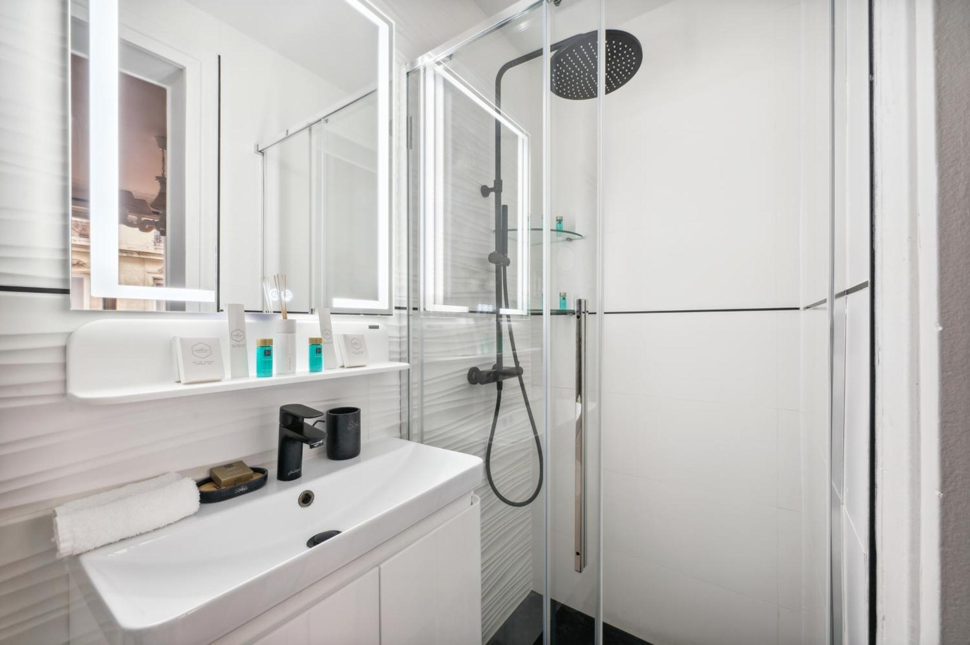 Sejours Parisiens / Le Royal / 4* Apartment Paris