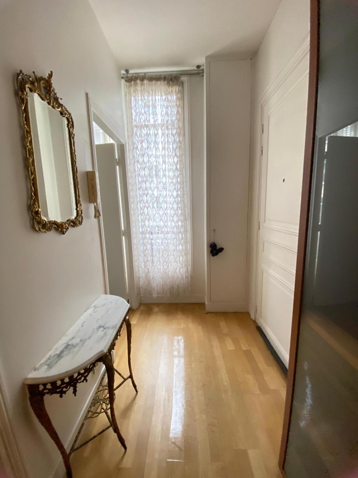 Haussmannien Moderne 2 Pieces Quartier Europe Du 8eme Apartment *