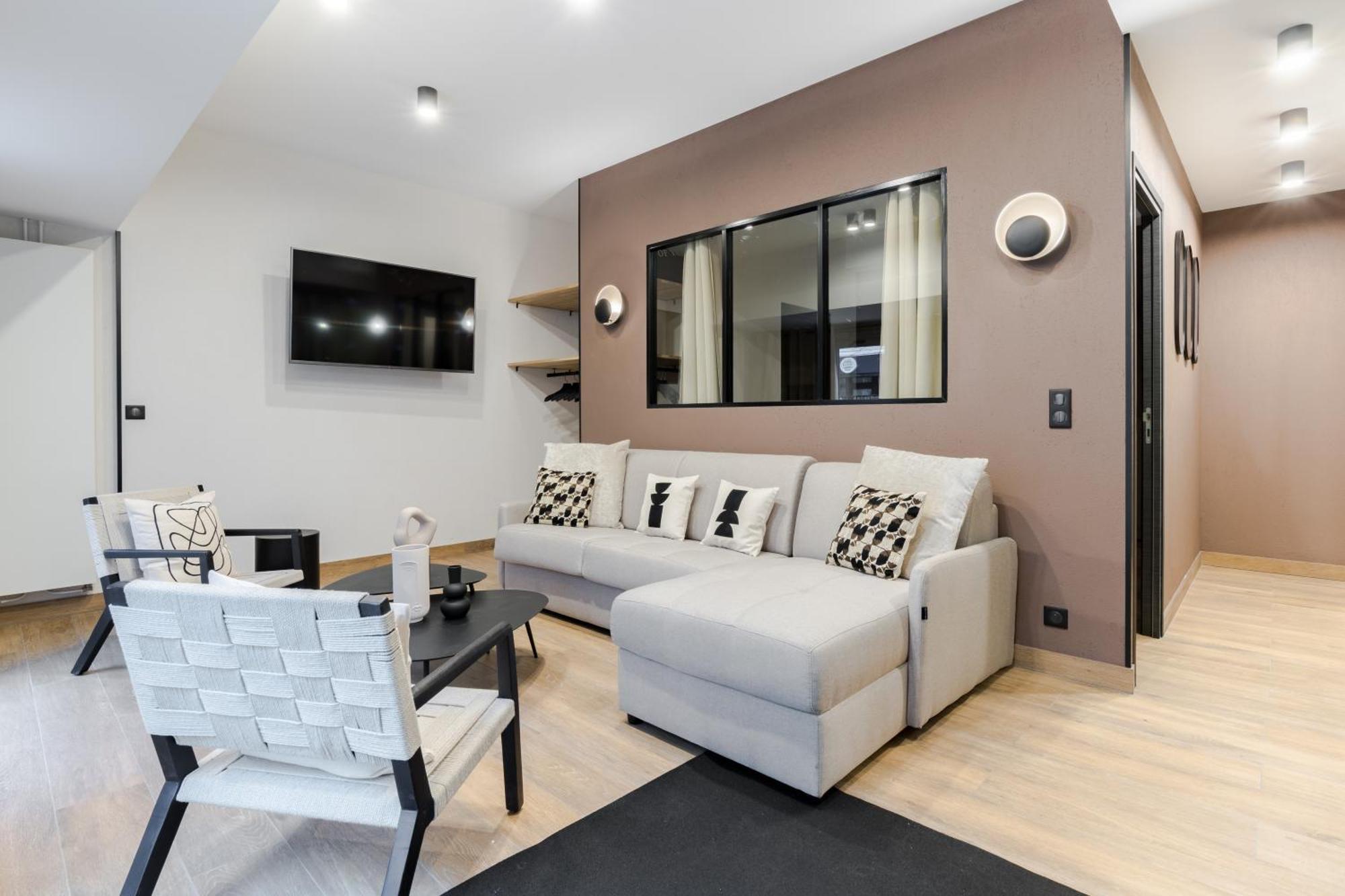 Hsh Parmentier-couronnes I Design 6p-2br Paris