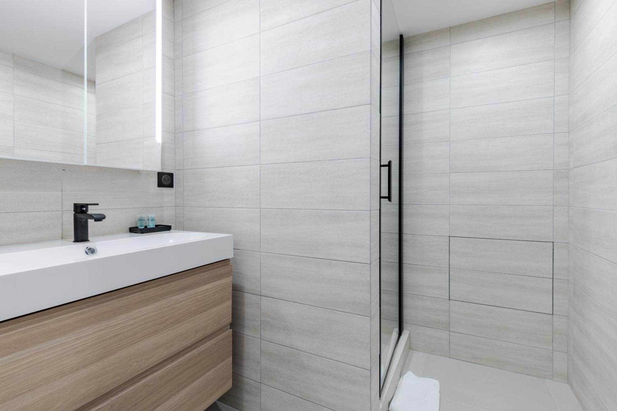 Hsh Parmentier-couronnes I Design 6p-2br * Paris