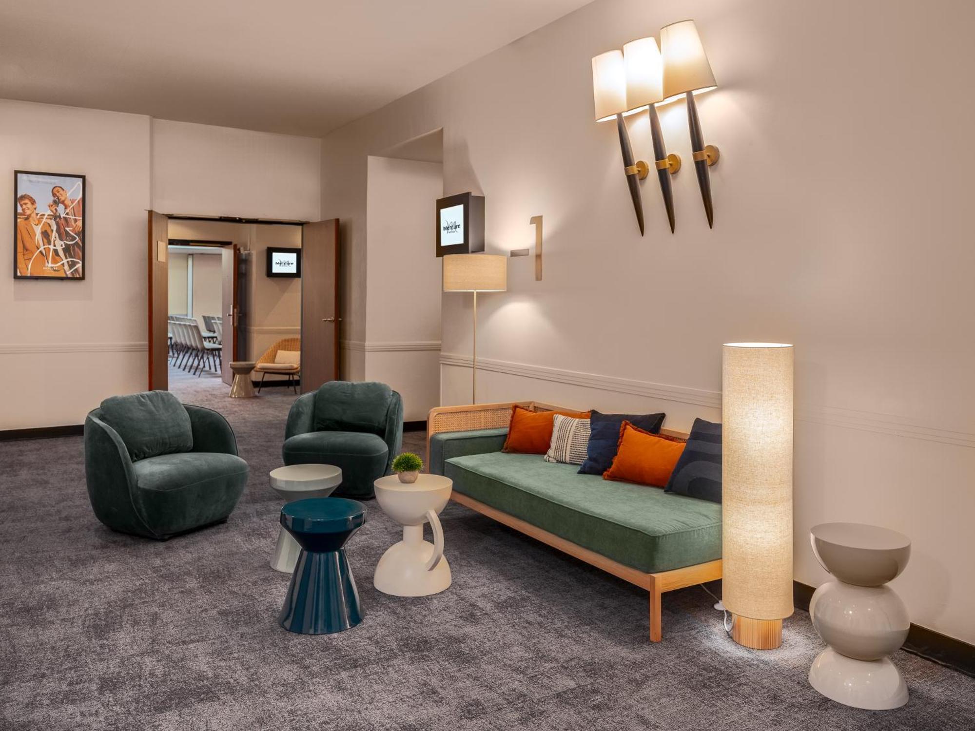 Hotel Mercure Gare Montparnasse Tgv 4*