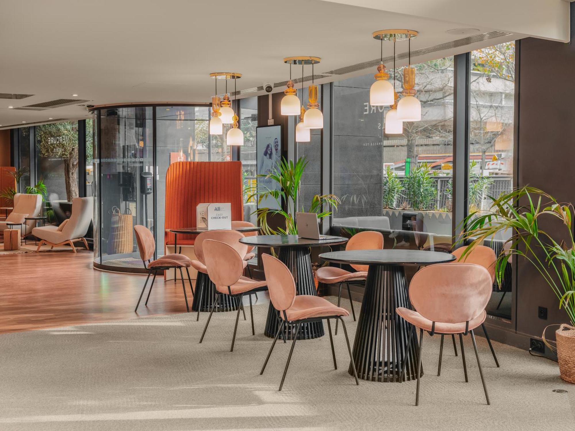 Hotel Mercure Gare Montparnasse Tgv 4*