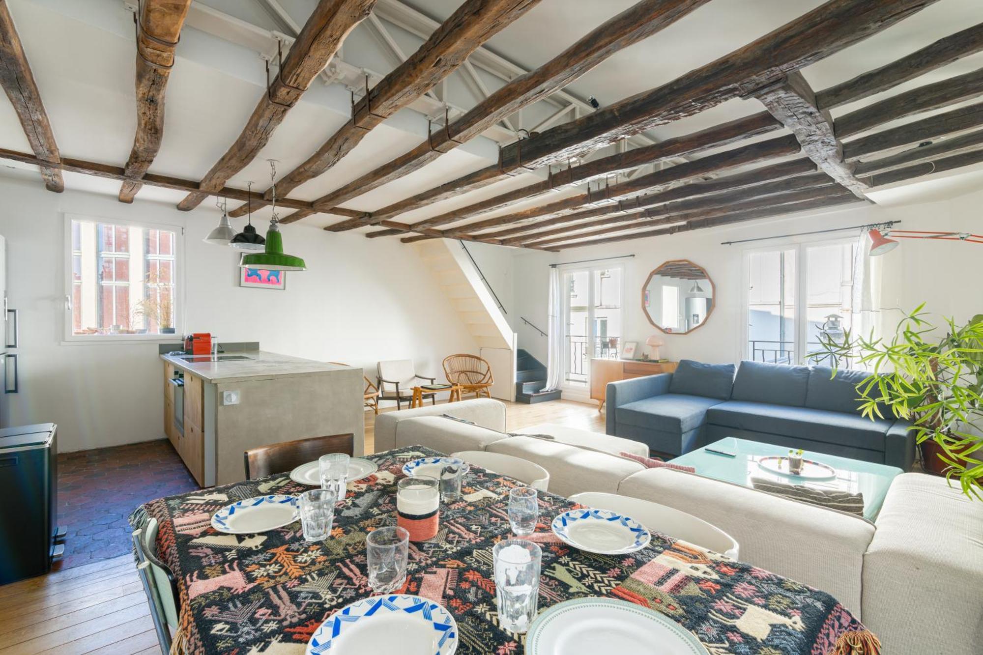 Luxurious 2 Bedroom Canal Saint Martin Saint Lazare Apartment *