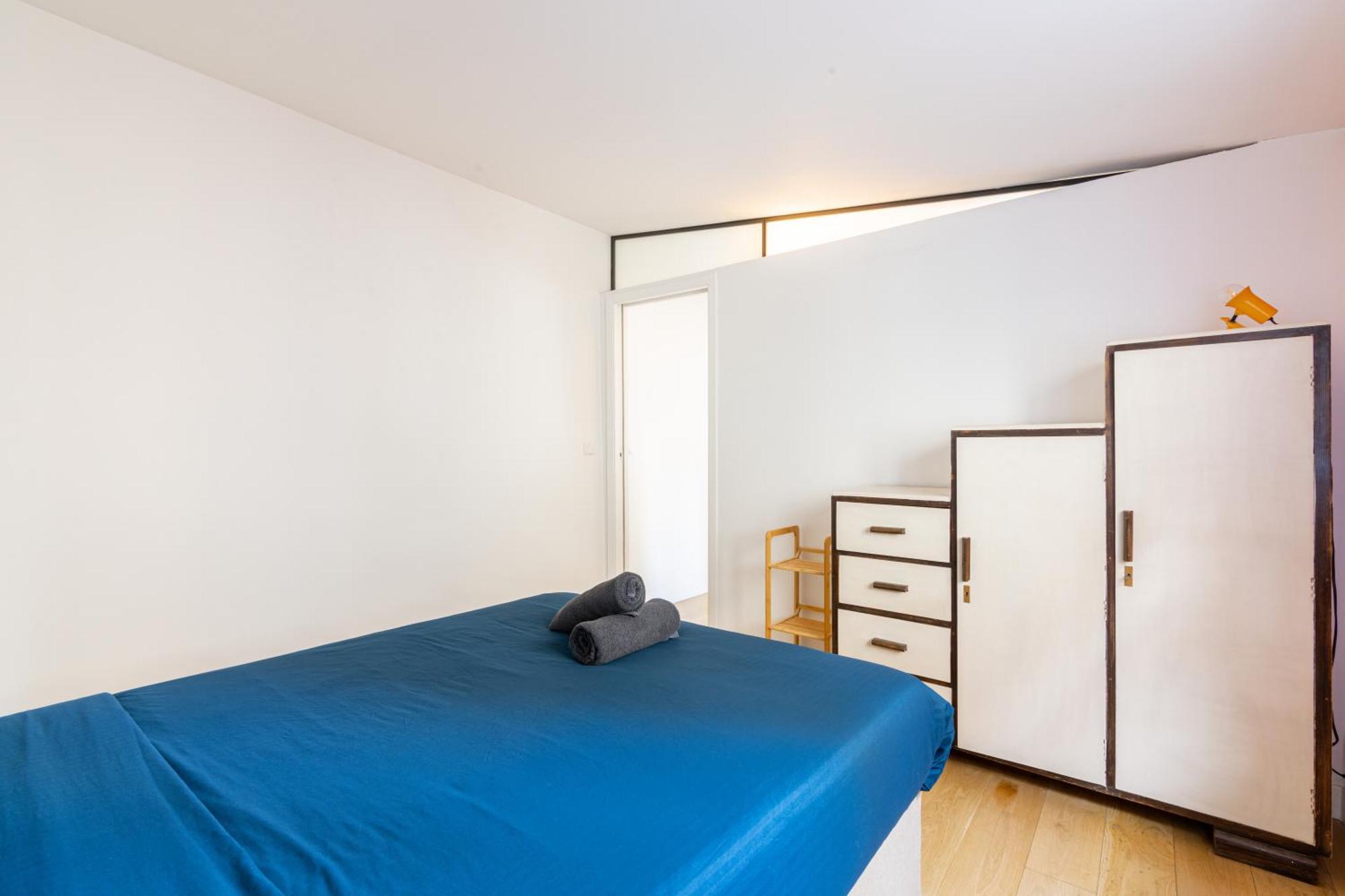 Luxurious 2 Bedroom Canal Saint Martin Saint Lazare Apartment Paris