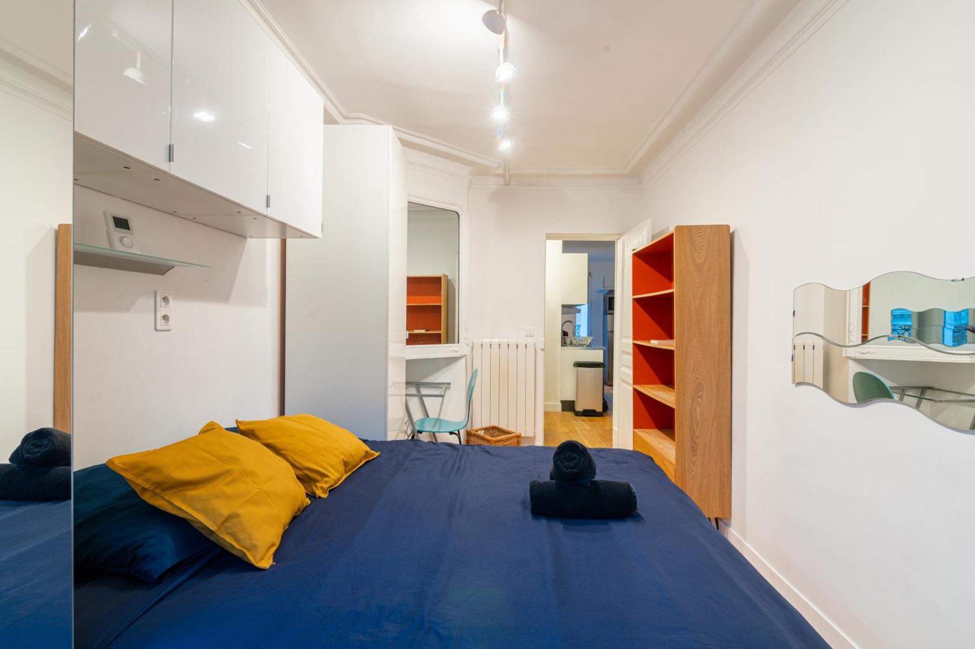 Apartment Luxurious 1 Bedroom Tour Eiffel Saint Dominique Free Netflix