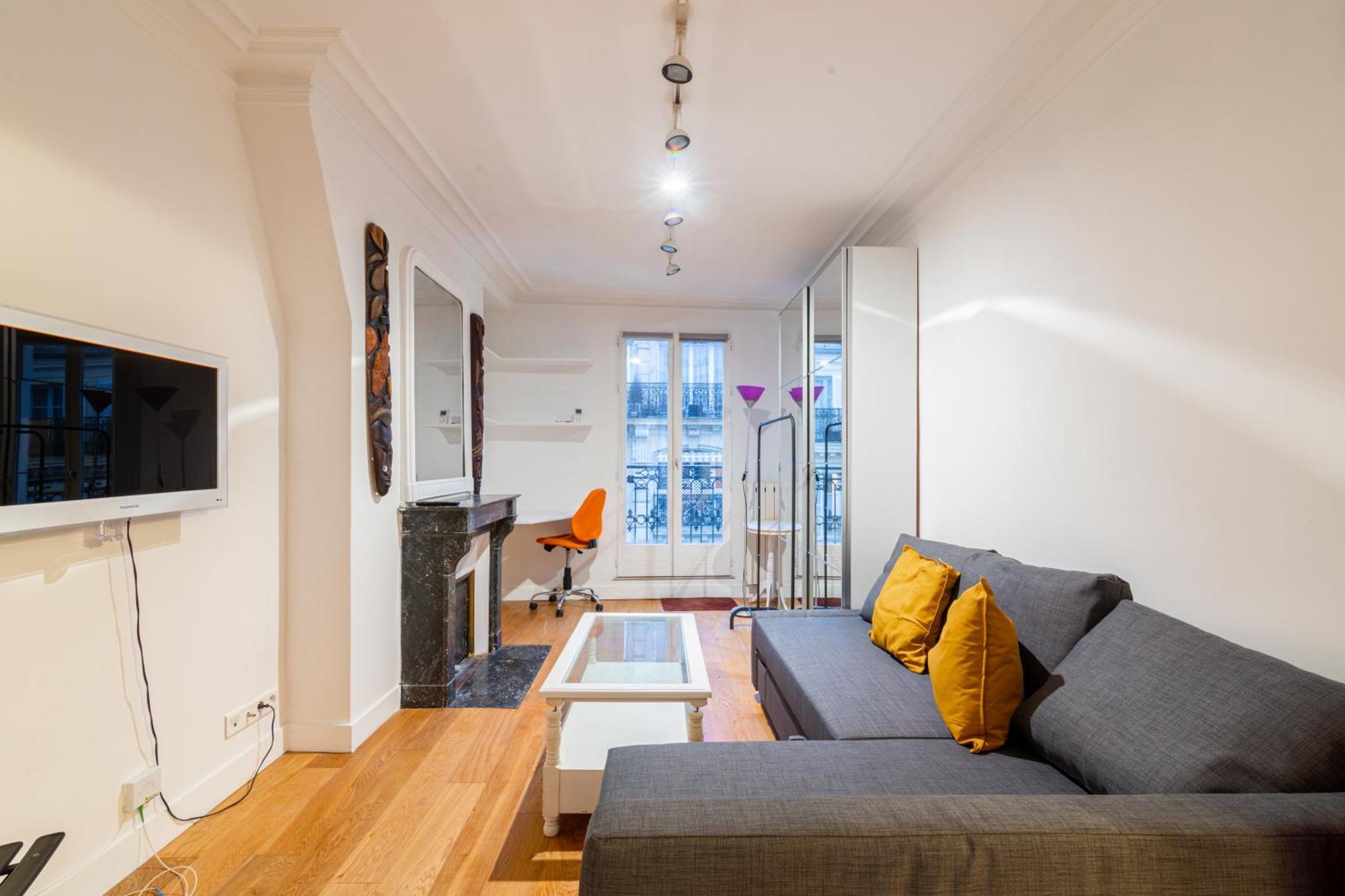 Luxurious 1 Bedroom Tour Eiffel Saint Dominique Free Netflix Paris