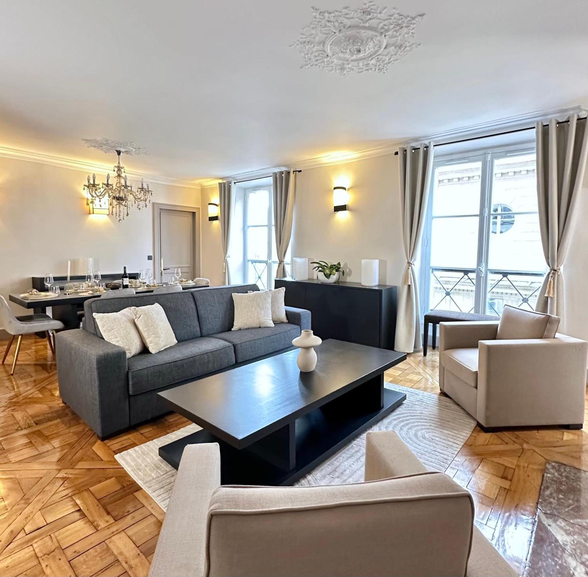 Saint-germain-des-pres Sumptuous Apartment *