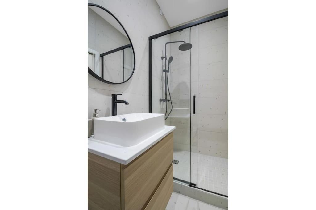 Appartement 02.appart 4pers#1 Bedroom#pigalle#opera#paris 9 *