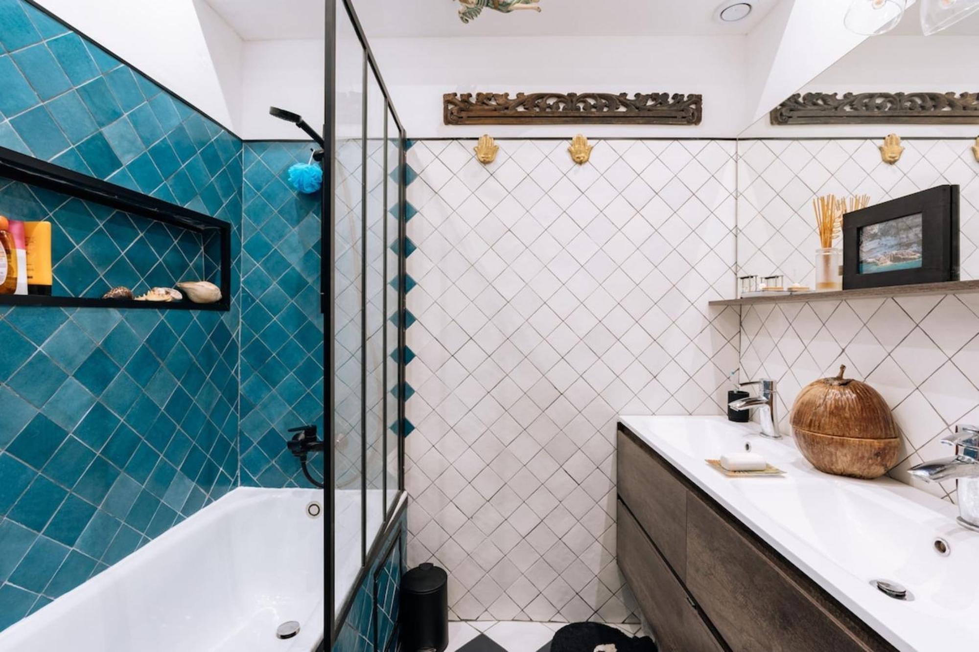 Apartment & Peaceful For 5 Republique! Paris
