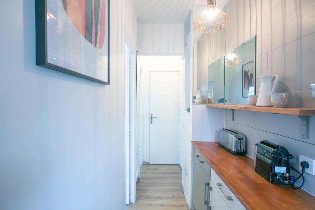 Heavenly & Cozy Parisian Flat - Place Voltaire Paris