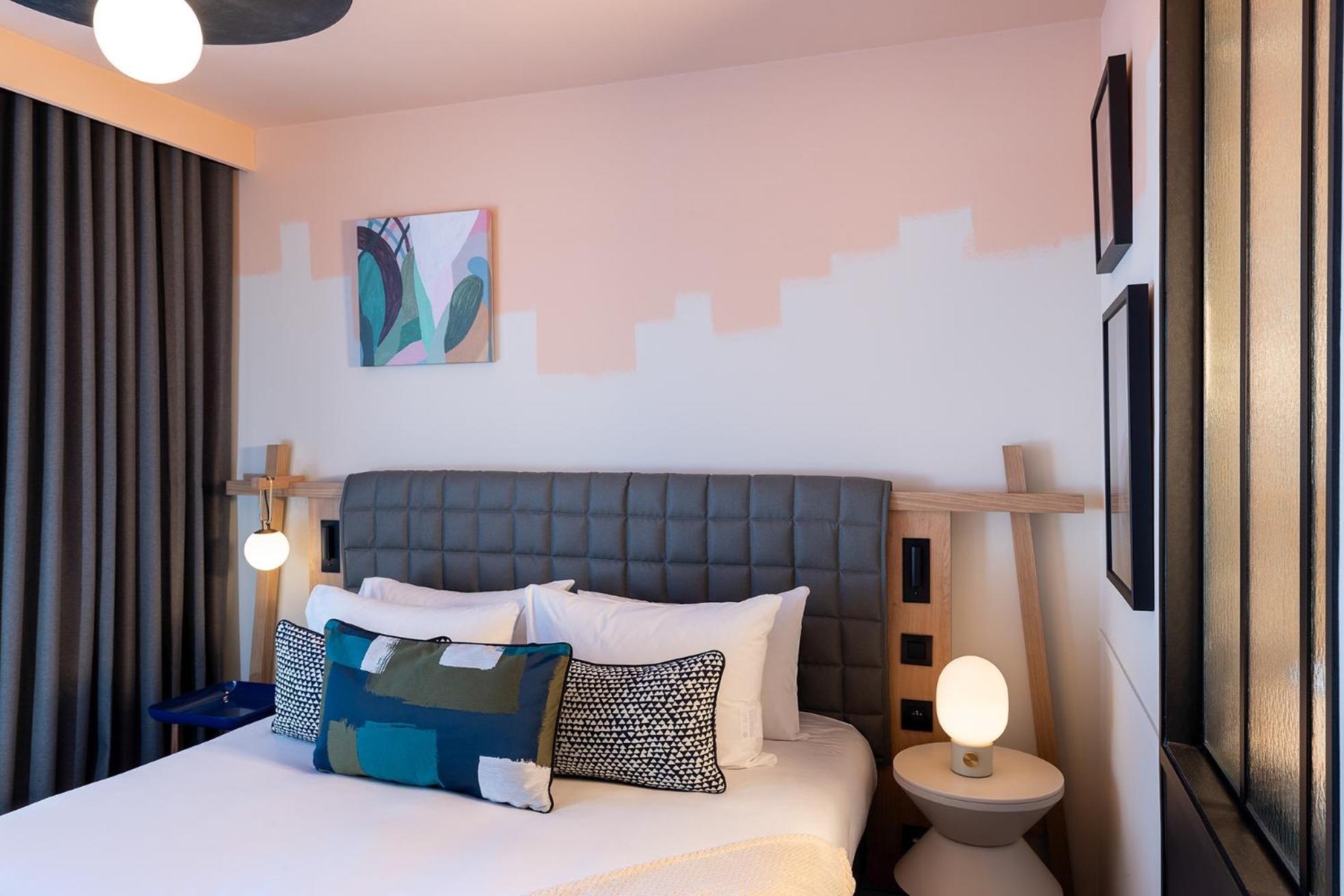 Les Artistes Hotel