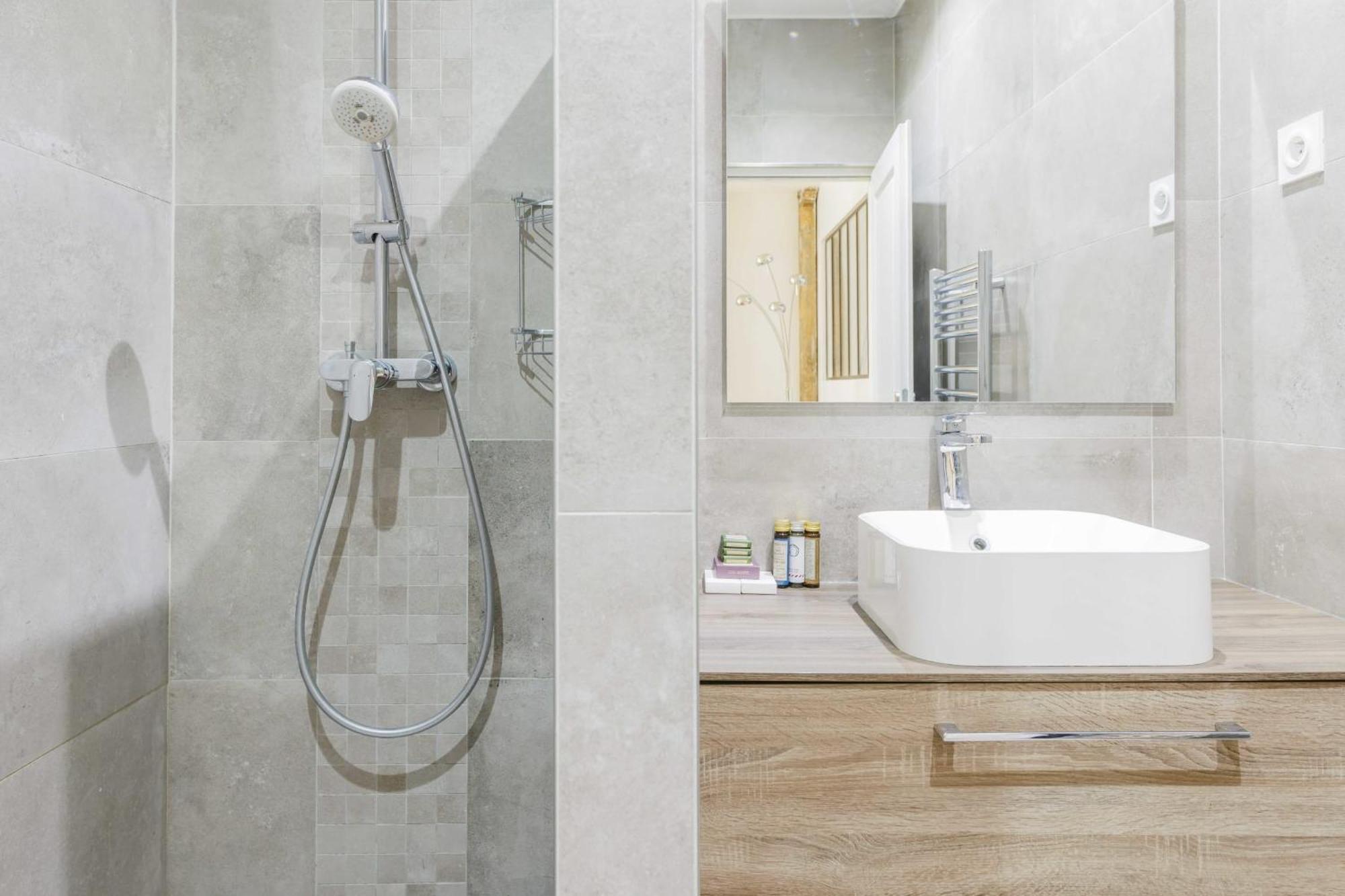 Apartment Near Republique *