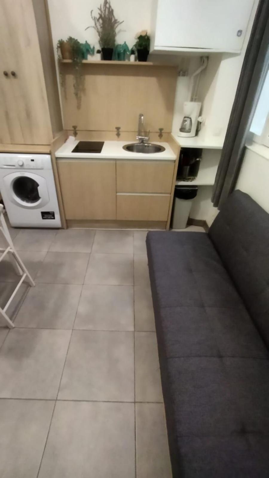 Le Marais Charm -bright Studio With Elevated Sleeping Quarters Appartement *