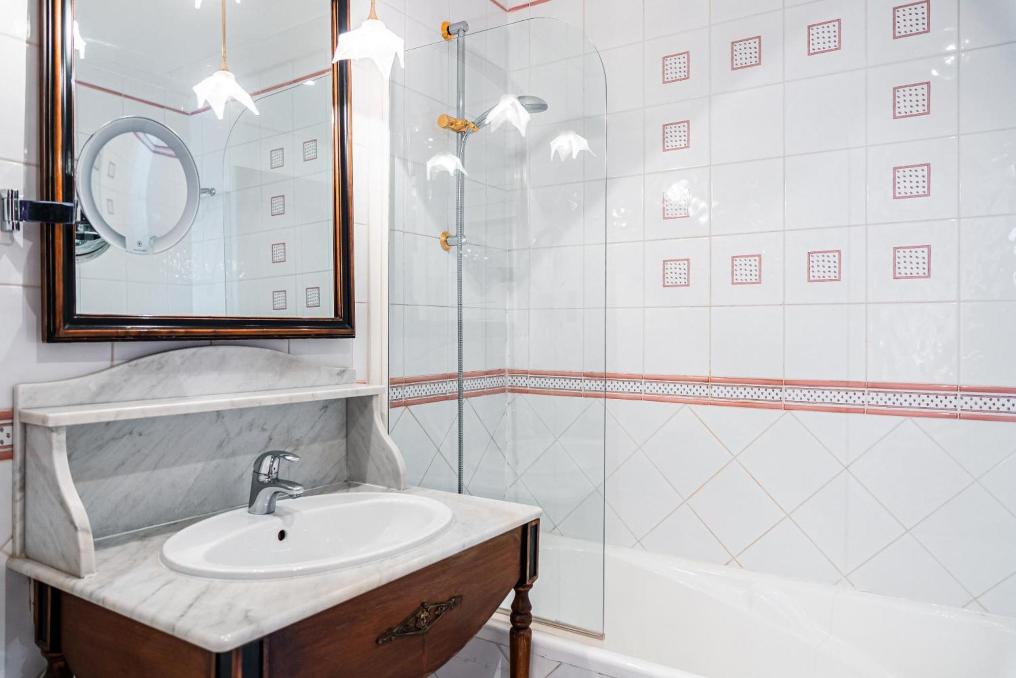 Eugénie Hotel Paris