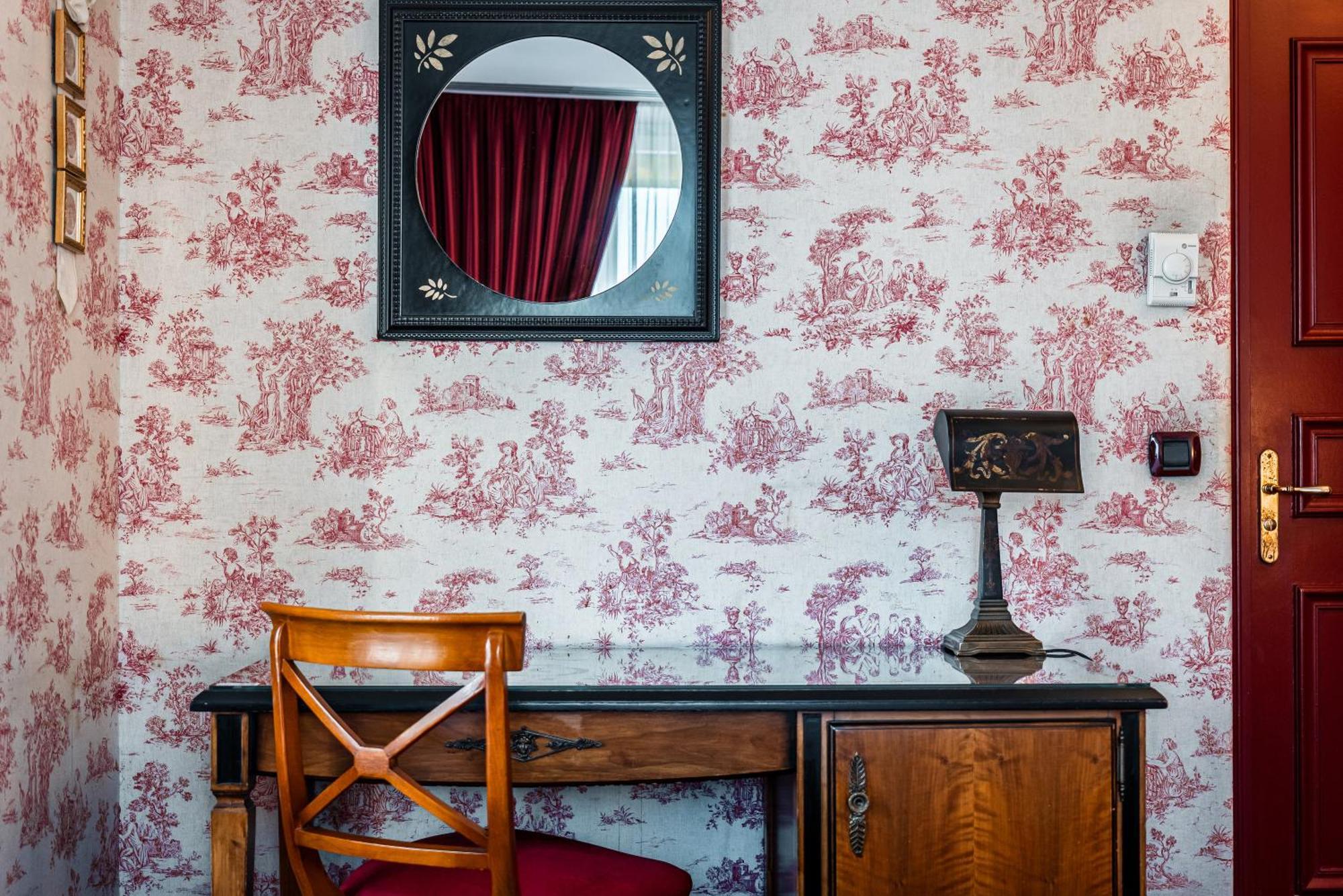 Eugénie Hotel 4*